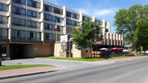  Greenwood Inn & Suites  Корнер-Брук